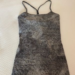 lululemon tanktop
